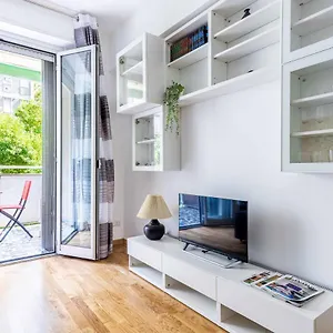 Appartamento Joivy Adorable Flat With Balcony, Milano